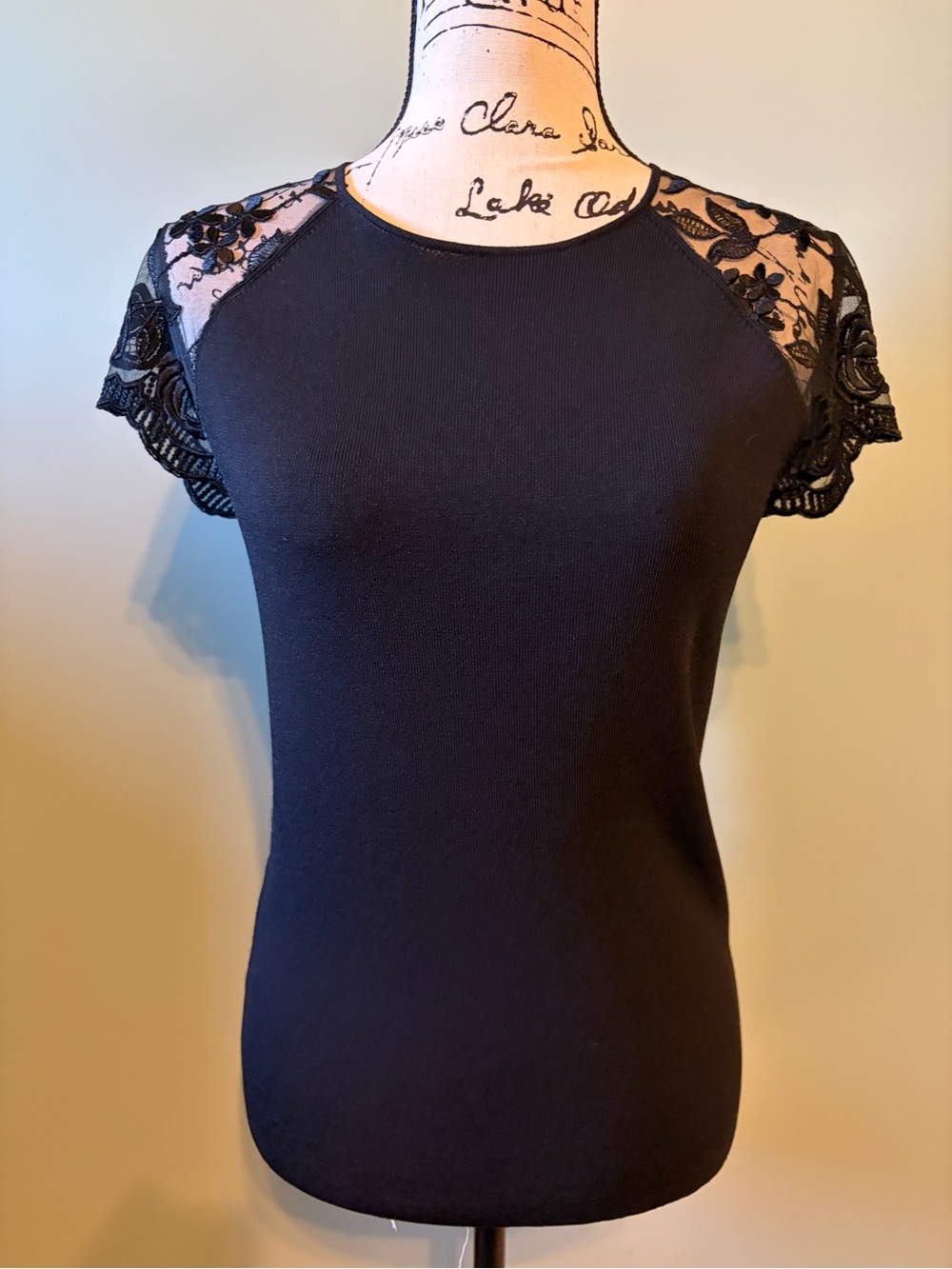 Cache Black Lace Cap Sleeve Short Sleeve Sweater Top